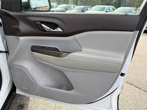 Used 2017 GMC Acadia SLT image 14