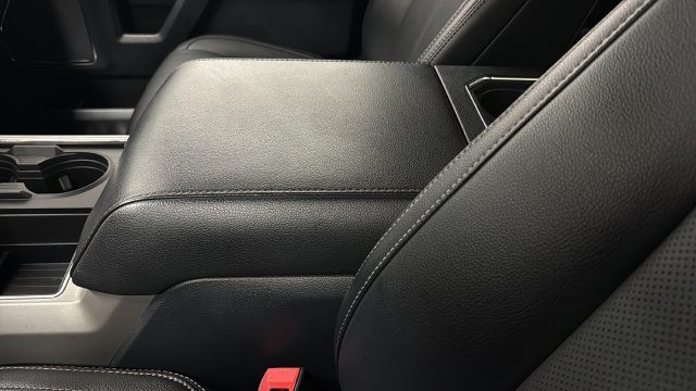 Used 2022 Ford F250 Lariat w/ Black Appearance Package AWD/4WD image 19