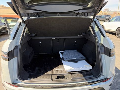 Used 2024 Land Rover Range Rover Evoque S image 15