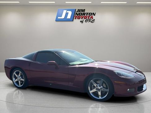 Used 2007 Chevrolet Corvette Coupe w/ Preferred Equipment Group RWD image 3