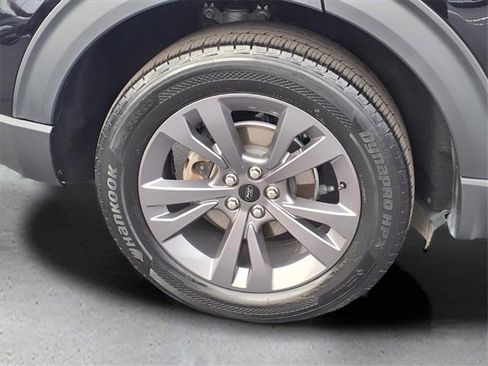 Used 2023 Ford Explorer XLT w/ Equipment Group 202A image 9