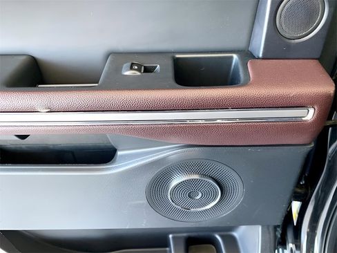 Used 2024 Ford Expedition Limited image 19