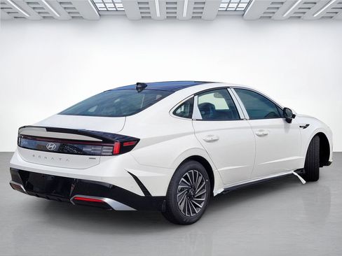 New 2026 Hyundai Sonata Limited FWD image 4