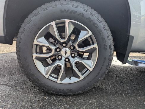 Used 2025 Chevrolet Silverado 1500 RST AWD/4WD image 13