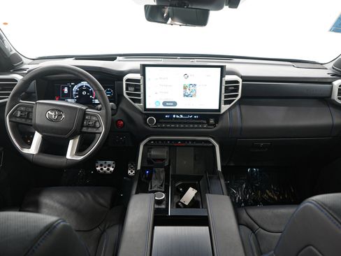 Used 2025 Toyota Sequoia Platinum image 18