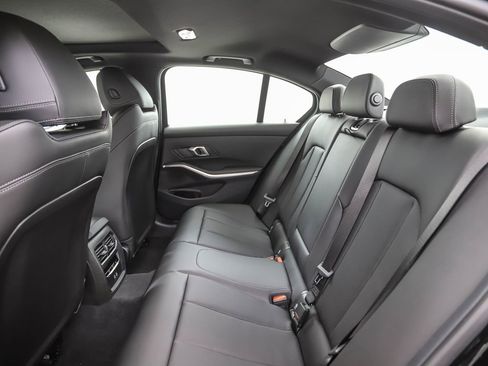 Certified 2025 BMW 330i xDrive Sedan w/ M Sport Package image 21