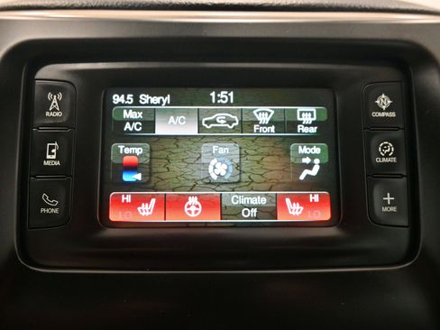 Used 2015 Jeep Cherokee Latitude w/ Cold Weather Group AWD/4WD image 12