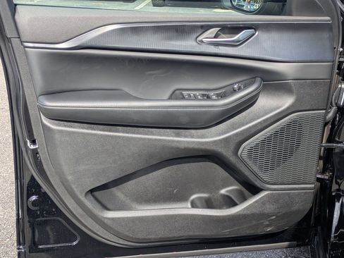 New 2026 Jeep Grand Cherokee L Laredo X image 19