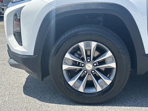 Used 2025 Chevrolet Equinox LT FWD image 11