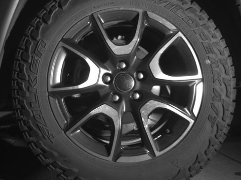Used 2025 Jeep Compass Trailhawk AWD/4WD image 14