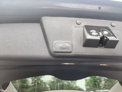 Used 2017 Buick Enclave Leather image 22