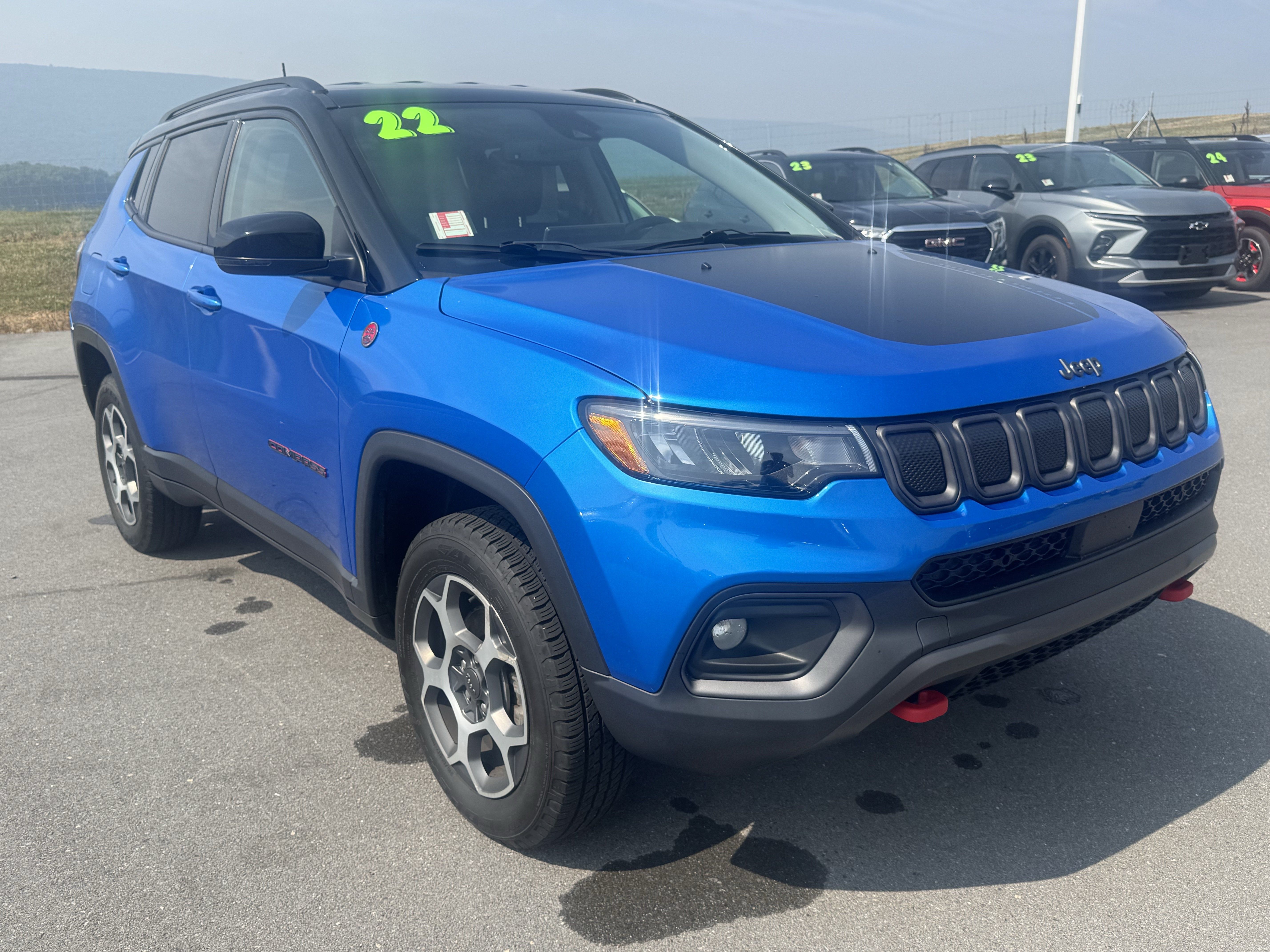 Used 2022 Jeep Compass Trailhawk w/ Trailhawk Convenience Group AWD/4WD image 1