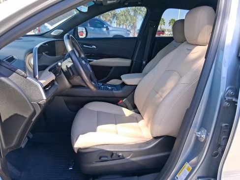 Used 2024 Cadillac XT4 Luxury w/ LPO, Floor Liner Package FWD image 19