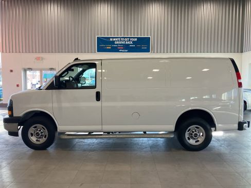 Used 2024 GMC Savana 2500 w/ Driver Convenience Package image 8
