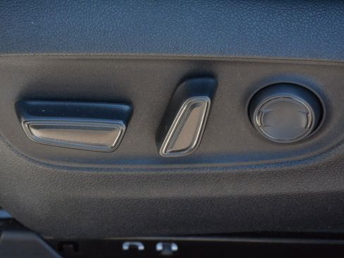 Used 2023 Toyota Highlander XSE AWD/4WD image 8
