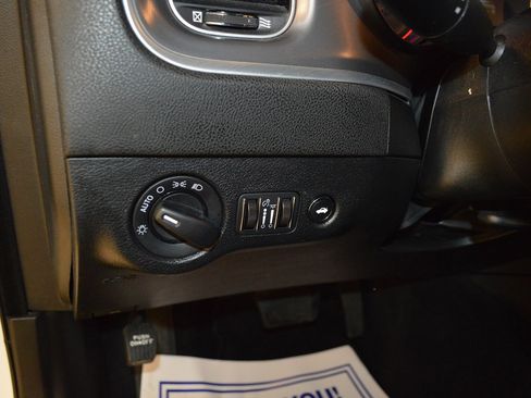 Used 2022 Dodge Charger SXT image 16