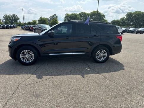 Certified 2024 Ford Explorer XLT w/ Equipment Group 202A AWD/4WD image 3
