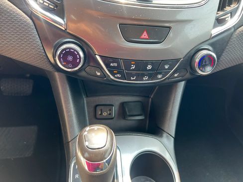 Used 2019 Chevrolet Cruze LT w/ LT True North Edition FWD image 23