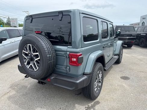 New 2026 Jeep Wrangler Unlimited Sahara AWD/4WD image 5