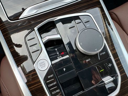 Used 2026 BMW X7 xDrive40i image 16