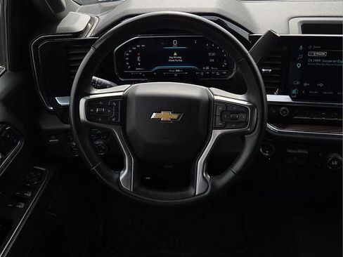Used 2025 Chevrolet Silverado 1500 LT AWD/4WD image 19