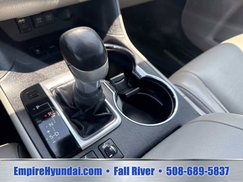 Used 2018 Toyota Highlander XLE AWD/4WD image 28