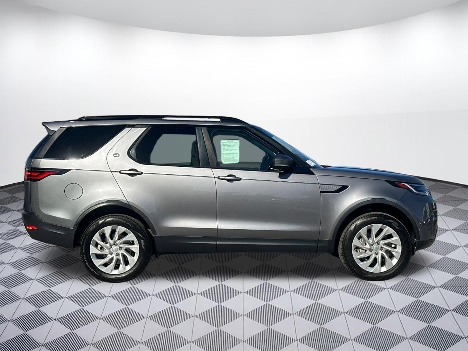 Used 2022 Land Rover Discovery S AWD/4WD image 8