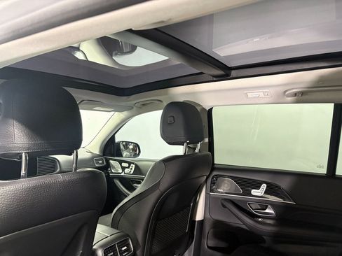 Used 2024 Mercedes-Benz GLS 450 4MATIC image 25