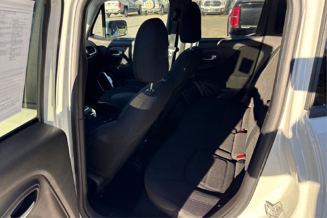 Used 2021 Jeep Renegade Latitude w/ Convenience Group AWD/4WD image 10