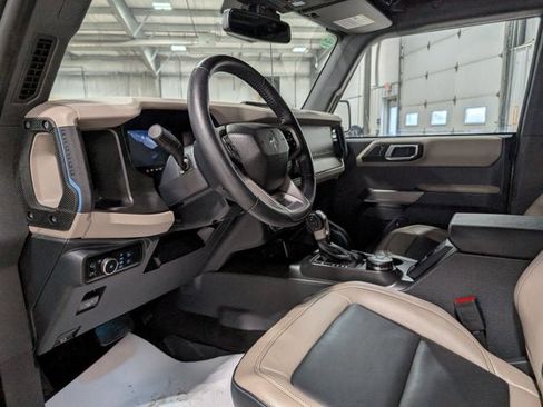 Used 2023 Ford Bronco Wildtrak image 15