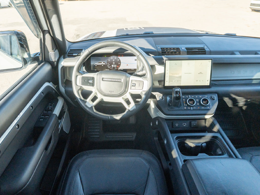 Used 2023 Land Rover Defender 130 X-Dynamic SE AWD/4WD image 13