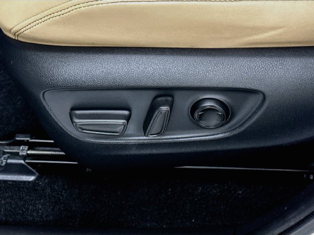 Used 2022 Toyota RAV4 Limited AWD/4WD image 12