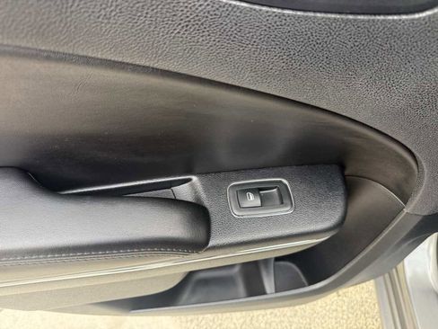 Used 2012 Dodge Charger SE RWD image 16