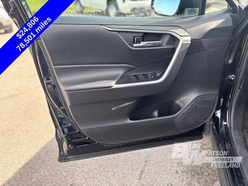 Used 2022 Toyota RAV4 XLE image 10