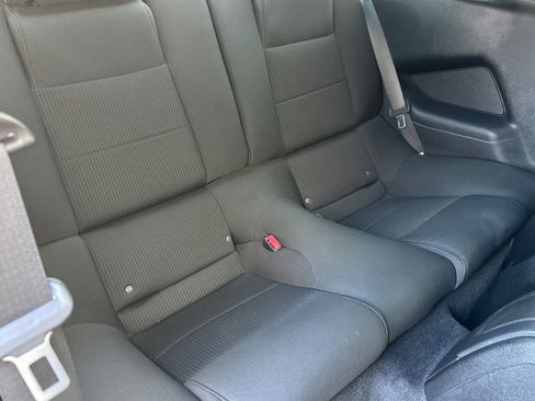 Used 2013 Ford Mustang Coupe RWD image 17