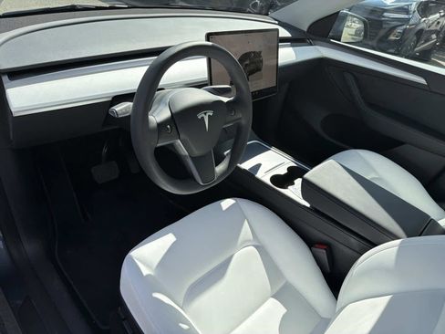 Used 2023 Tesla Model Y AWD image 8