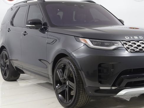 Used 2023 Land Rover Discovery Metropolitan Edition image 44
