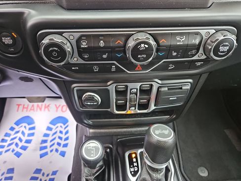 Used 2020 Jeep Wrangler Unlimited Sport AWD/4WD image 18