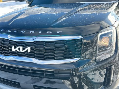 Used 2022 Kia Telluride LX image 11