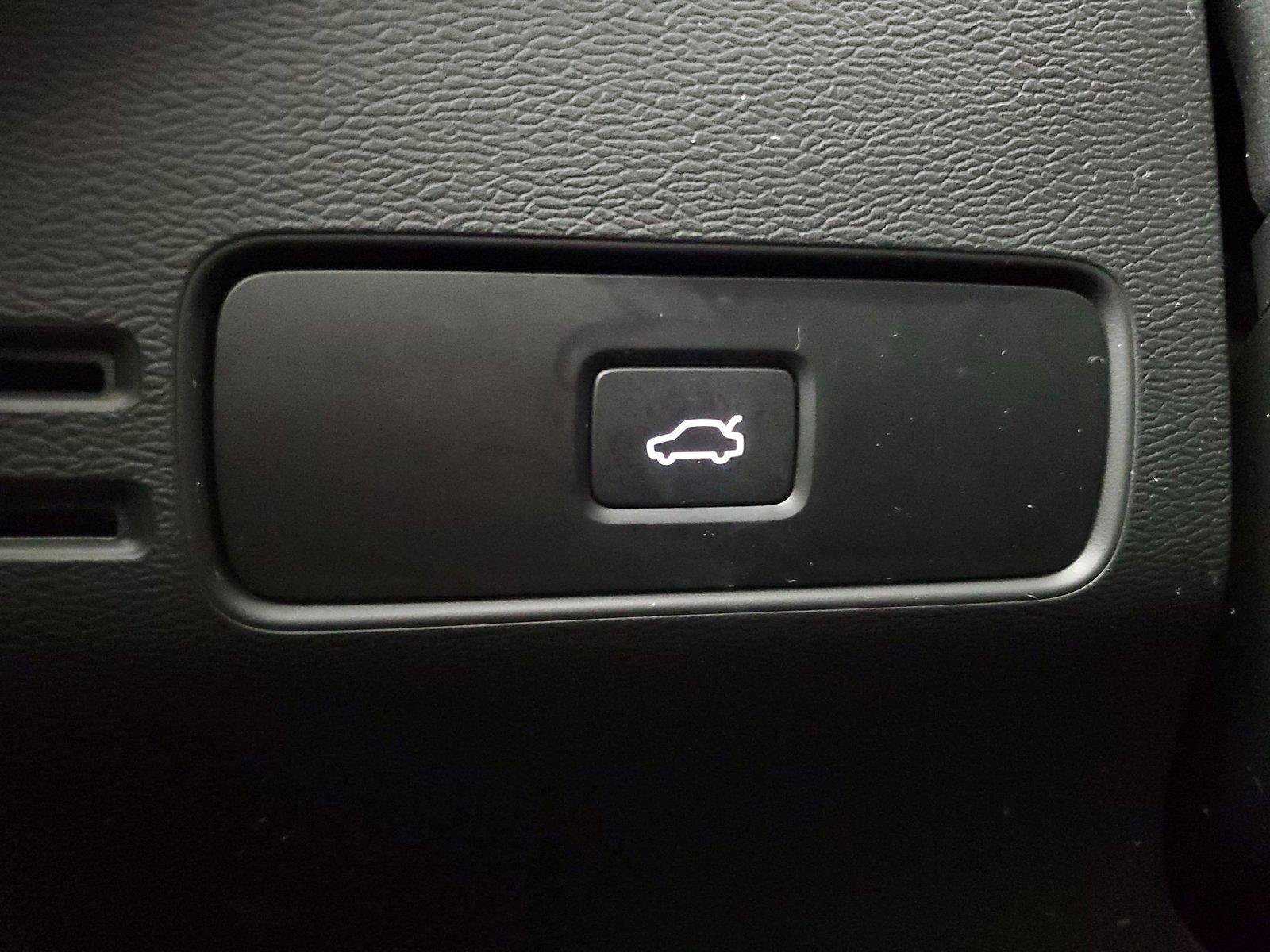 Certified 2023 Volvo C40 P8 Recharge Ultimate AWD/4WD image 34