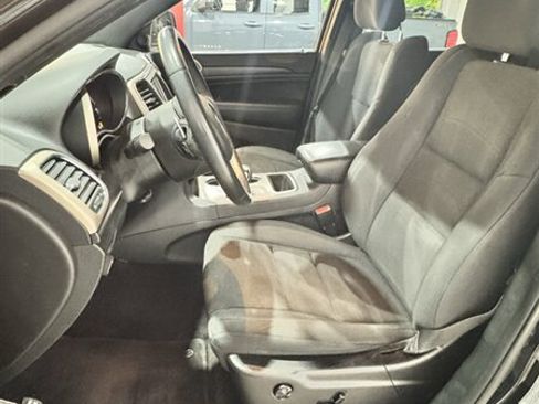 Used 2015 Jeep Grand Cherokee Laredo w/ Quick Order Package 23E AWD/4WD image 6