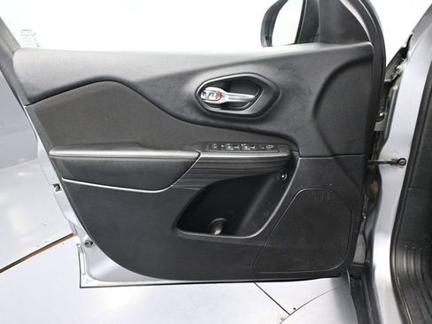 Used 2017 Jeep Cherokee Sport w/ Cold Weather Group image 19