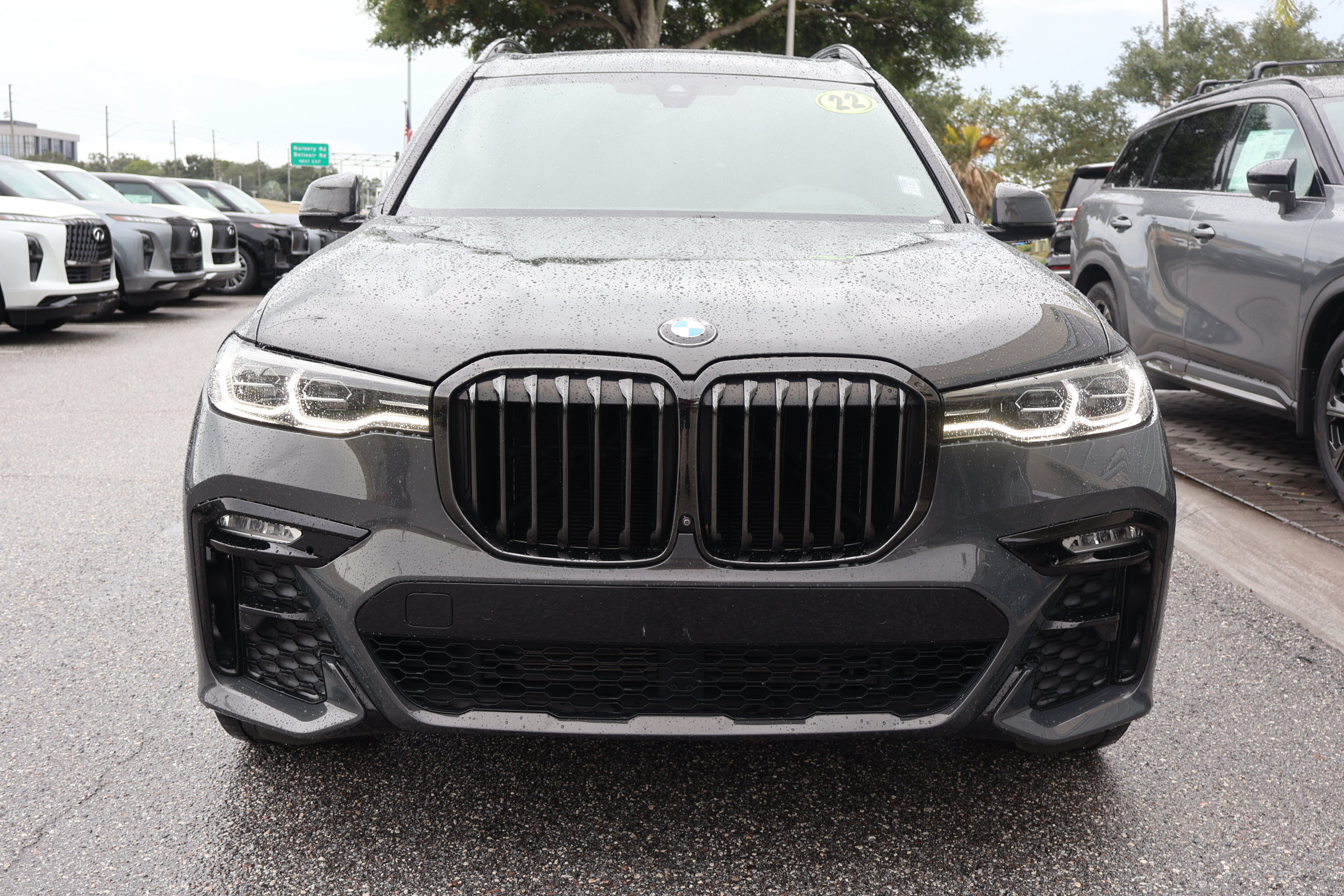 Used 2022 BMW X7 xDrive40i w/ M Sport Package AWD/4WD image 10