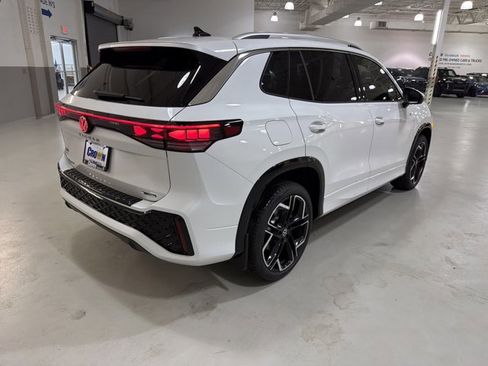 New 2026 Volkswagen Tiguan SEL R-Line image 9