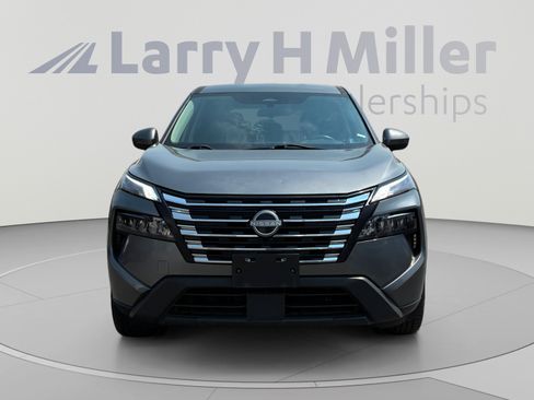 Used 2024 Nissan Rogue SV AWD/4WD image 8