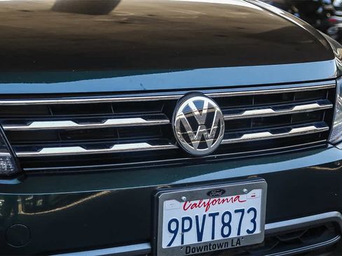 Used 2019 Volkswagen Tiguan SE w/ Panoramic Sunroof Package image 5