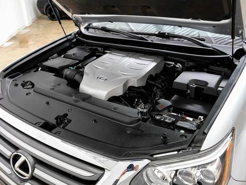 Used 2017 Lexus GX 460 image 44