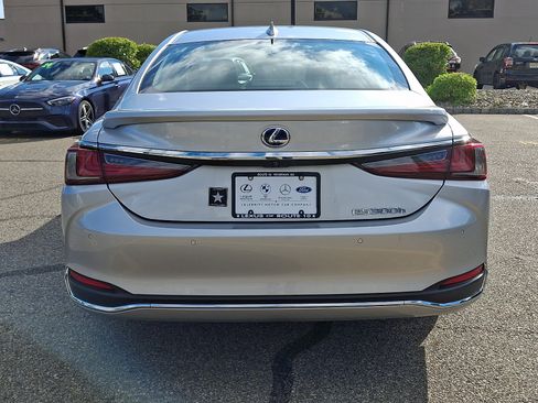 Used 2021 Lexus ES 300h w/ Premium Package FWD image 5
