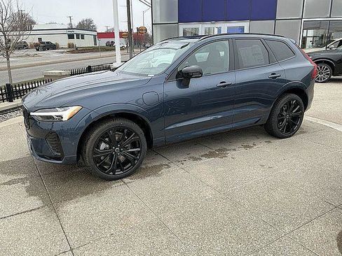 New 2026 Volvo XC60 T8 Ultra w/ Climate Package AWD/4WD image 11