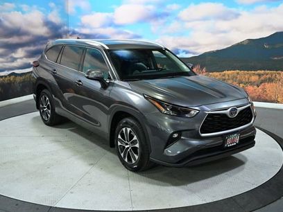 Used 2022 Toyota Highlander XLE